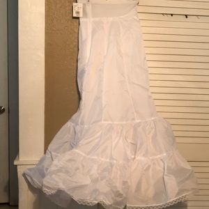 Full fit and flare bridal slip